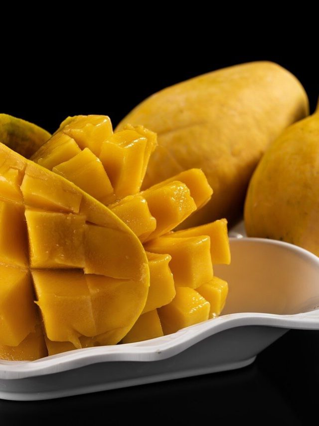 আমের খোসায় দূর হবে কোষ্ঠকাঠিন্য! ফেলে না দিয়ে এভাবে কাজে লাগান