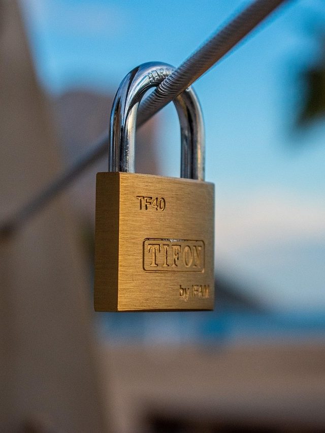 এক রাত্রির জন্য এখানে রাখুন তালা, বদলে যাবে ভাগ্য