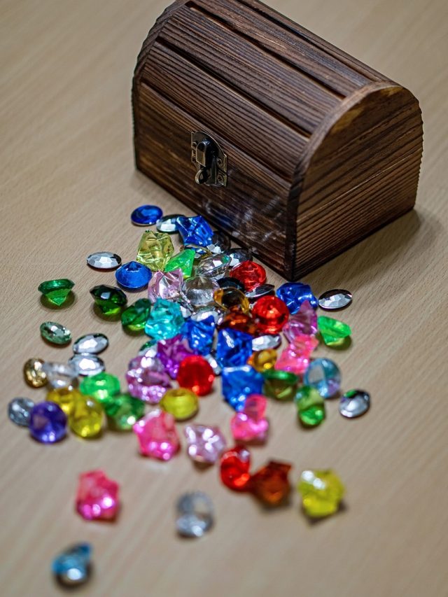 ভালোবাসা এবং অর্থ দুটোই লাফিয়ে বাড়বে, এই রত্নের আংটি পরুন