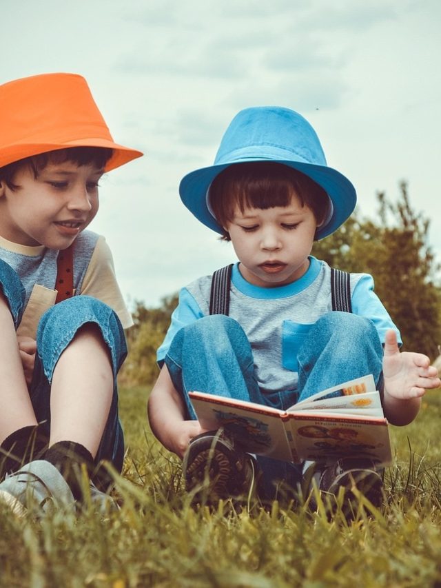 এবার মোবাইল সরিয়ে বই পড়বে সন্তান, ৫ কৌশল জেনে রাখুন