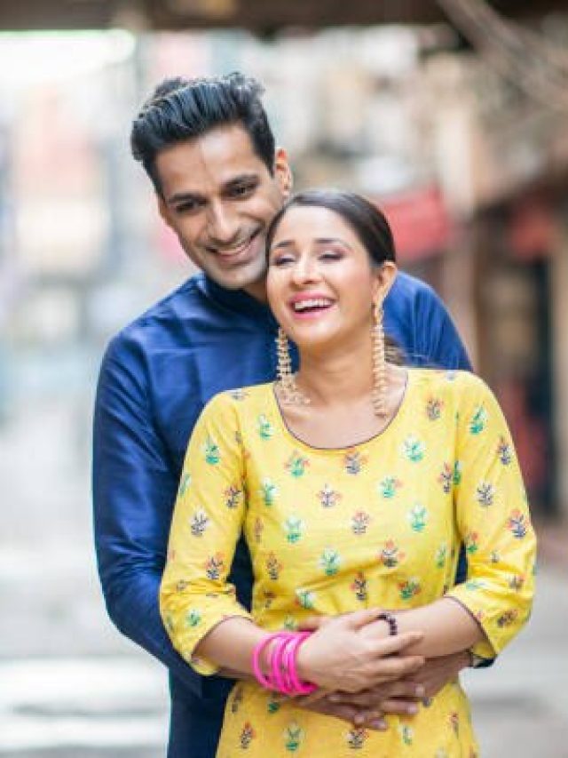 কোনও হ্যান্ডসাম ছেলেকে দেখলে মেয়েরা মনে মনে কী ভাবে? জেনে নিন