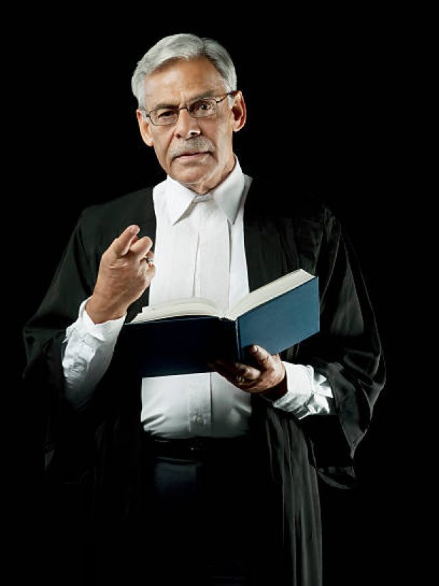 লয়ার, অ্যাডভোকেট ও ব্যারিস্টার, এই তিনজনের মধ্যে পার্থক্য কী জানেন?