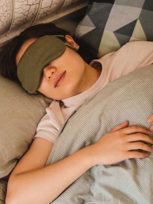 বয়স অনুযায়ী কত ঘণ্টা ঘুমোনো উচিত? সুস্থ থাকতে জানুন