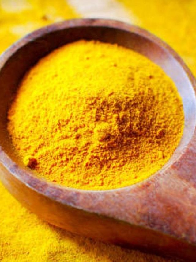 वजन कम करने के लिए ऐसे करें हल्दी का सेवन, गल सकती है शरीर की चर्बी
