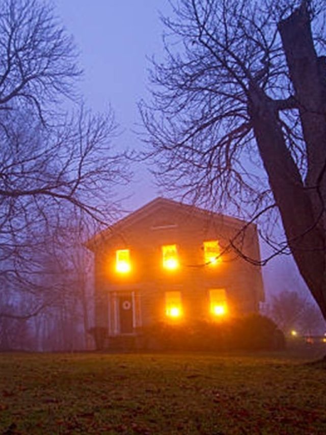 घर में नकारात्मक ऊर्जा का वास होने पर मिलते हैं ये 5 संकेत, देर होने से पहले करें उपाय