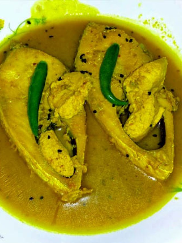 বাঙালরা ইলিশ রান্নায় পেঁয়াজ দেয় না, ঘটিদের কারণটা জানা দরকার