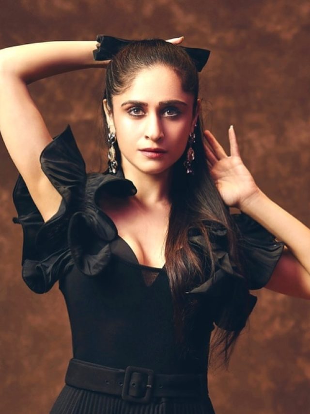 'बेहूदा पब्लिसिटी नहीं...', एक्ट्रेस का ऊप्स मोमेंट, पैप्स ने वीडियो किया इंटरनेट पर वायरल