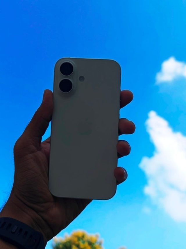 भारत में जमकर बिक रहे है iPhones , लगभग 100% बढ़ी सेल