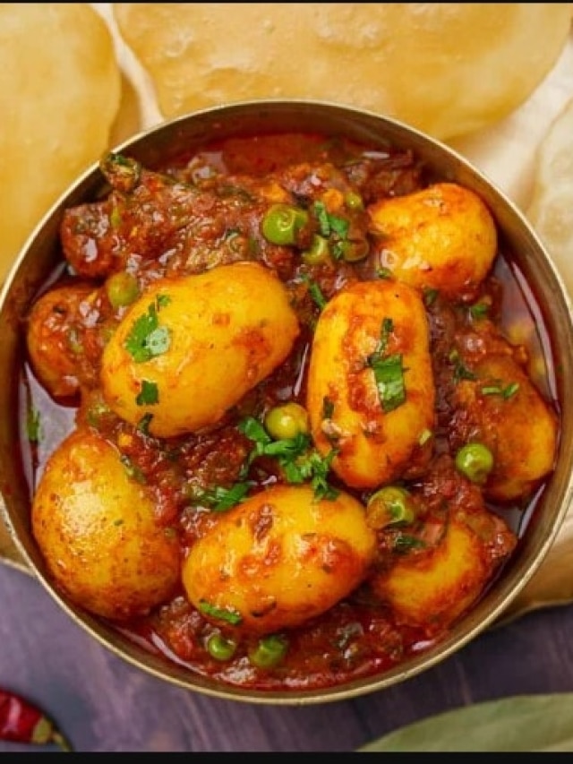 বাঙালি বাড়ির কষা আলুর দম, লুচি-পরোটা উঠবে ঝপাঝপ