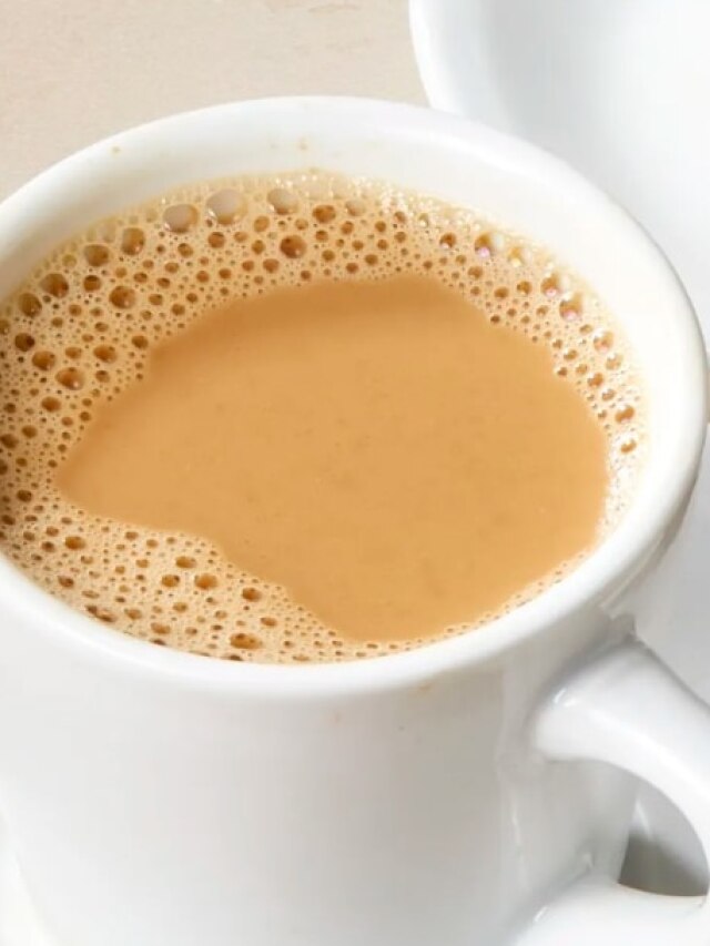 চা খাওয়ার আদর্শ সময় কখন? না জানলে বিপদ