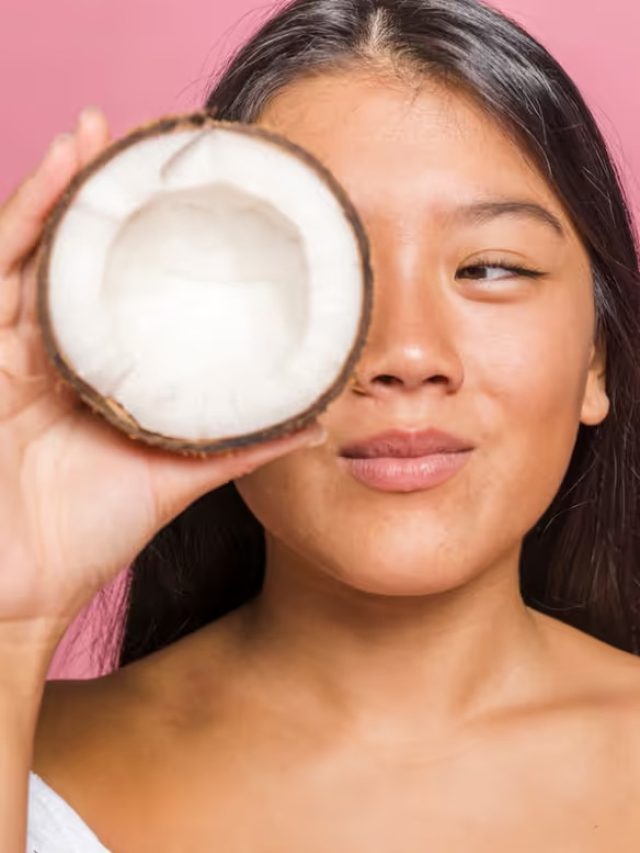গরমে এভাবে মুখে লাগান নারকেল তেল, ত্বক উজ্জ্বল হবে