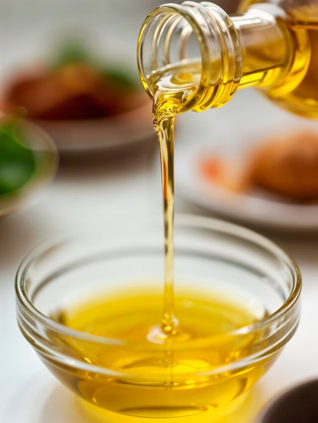 इन कुकिंग ऑयल को माना जाता है आपके लिए हेल्दी, जानें इस्तेमाल का सही तरीका