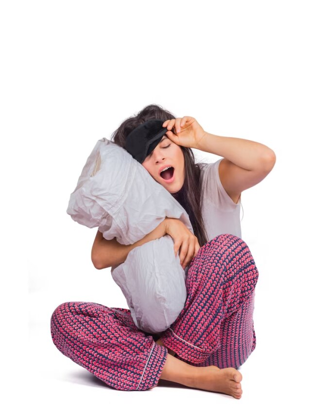 रात में कभी ना खाएं ये 4 फूड्स! करवटें बदलते-बदलते हो जाएंगे परेशान, उड़ा देंगे नींद