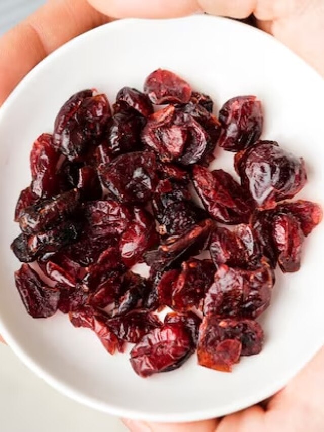 हर सुबह खाली पेट पिएं काली किशमिश का पानी, मिलेंगे जबरदस्त फायदे