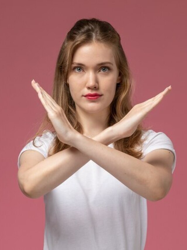 चेहरे पर गलती से भी न लगाएं ये चीजें, हो सकता है खराब