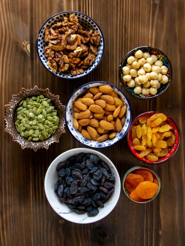 सुबह खाली पेट भूलकर भी न खाएं ये ड्राई फ्रूट्स, सेहत पर हो सकता है गलत असर
