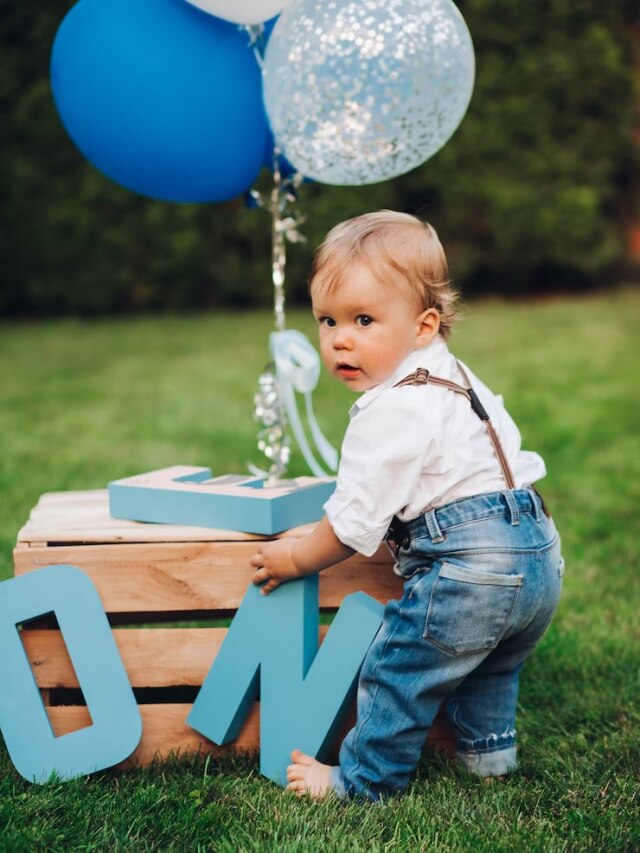 सिर्फ मॉडर्न नहीं, इन 6 नामों में छिपा है 'ईश्वर का आशीर्वाद'! बेटे को दें ये ट्रेंडी नेम्स