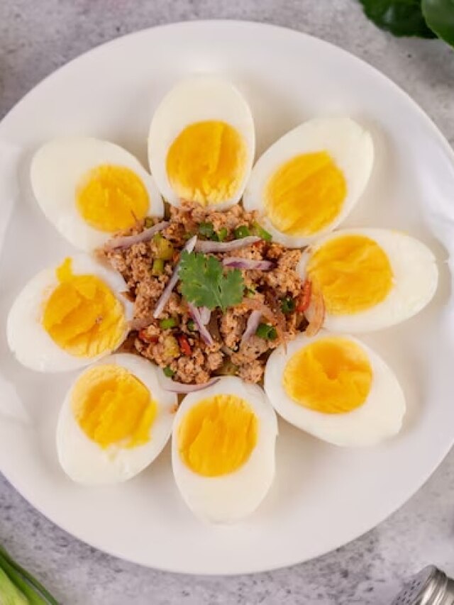 अंडे के साथ जरूर खाएं ये चीजें, शरीर को मिलेंगे फायदे ही फायदे