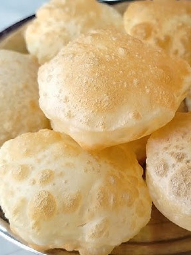 একগাদা তেল লাগবে না, সামান্য তেলেই ফুলকো লুচি ভাজার উপায়