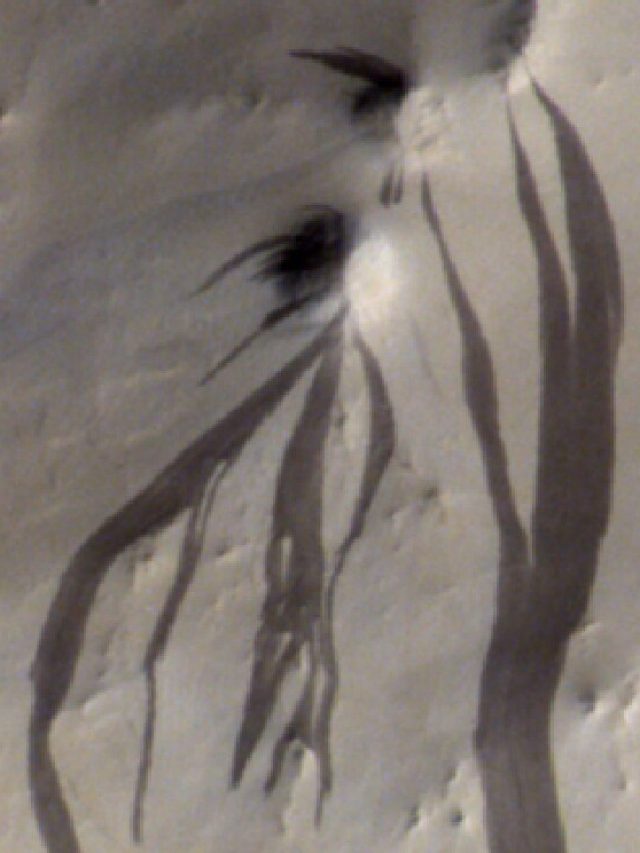 'Dark Streaks on Mars?': AI just solved a 50-year-old Mars mystery