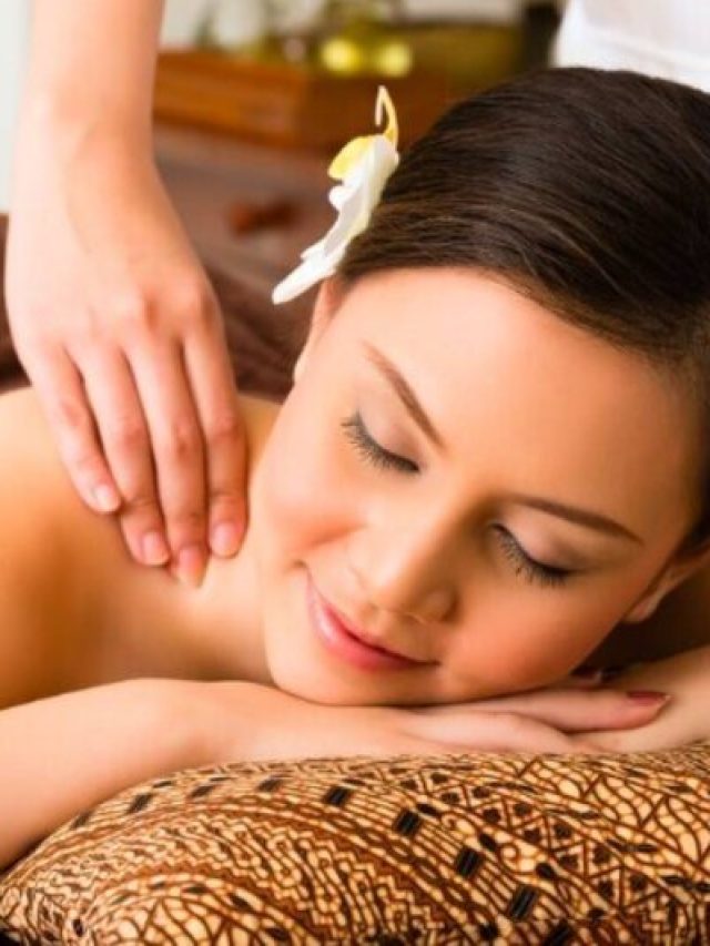 রাতে ঘুম আসে না? শোয়ার আগে ম্যাসাজ করুন এই তেলগুলি