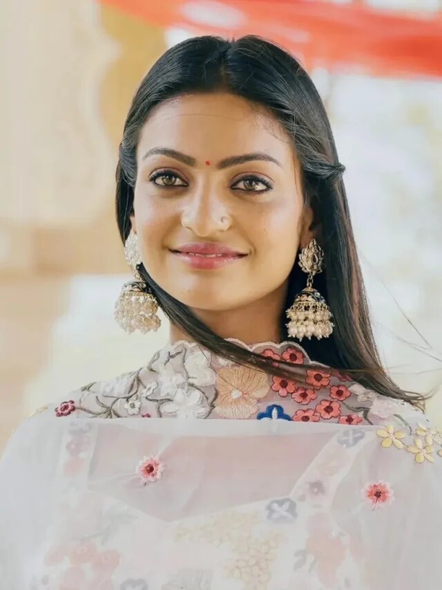 बस्ती छोड़ शोबिज में छाईं मोनालिसा, भाई-बहनों के लिए दिया बलिदान, घरवालों को दी लैविश लाइफ