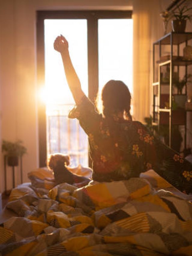 सुबह उठते ही न करें ये काम, वरना जीवन में बढ़ सकती हैं परेशानियां