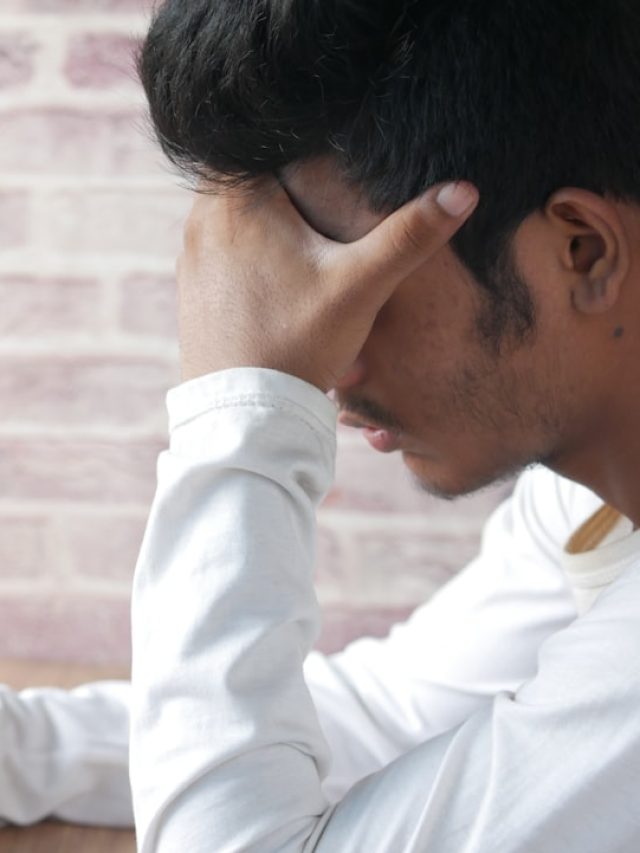 মস্তিষ্কে রক্ত ​​জমাট বাঁধছে, এই ৪ লক্ষণ দেখলেই ডাক্তারের কাছে যান