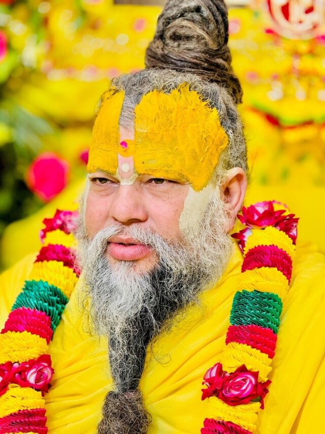 प्रेमानंद महाराज ने कहा, आदमी को सांसारिक दुखों से मुक्त कर सकती है ये एक चीज