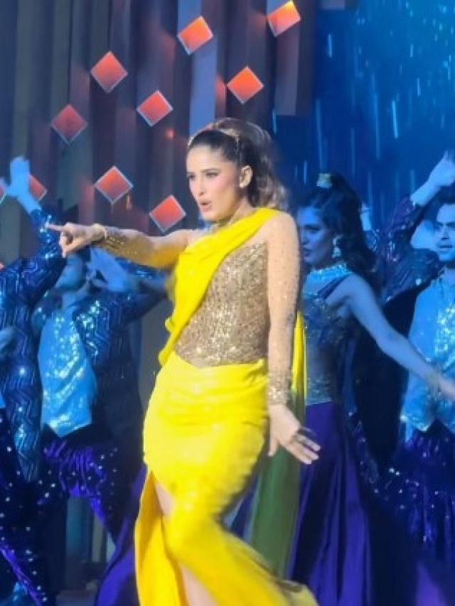 'टिप टिप बरसा...' पर राशा का किलर डांस, मां रवीना के गाने पर मचाया धमाल, अदाओं पर फैंस फिदा