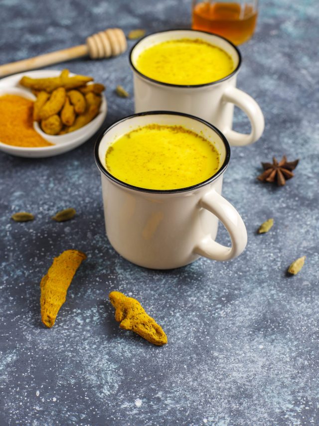 हल्दी वाली कॉफी पीने से घट सकता है वजन, इम्यूनिटी में भी होगा इजाफा