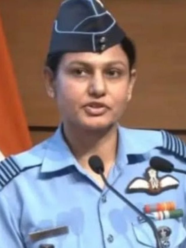 कौन हैं हेलीकॉप्टर पायलट व्योमिका सिंह के पति, पूरा परिवार कर रहा देश सेवा