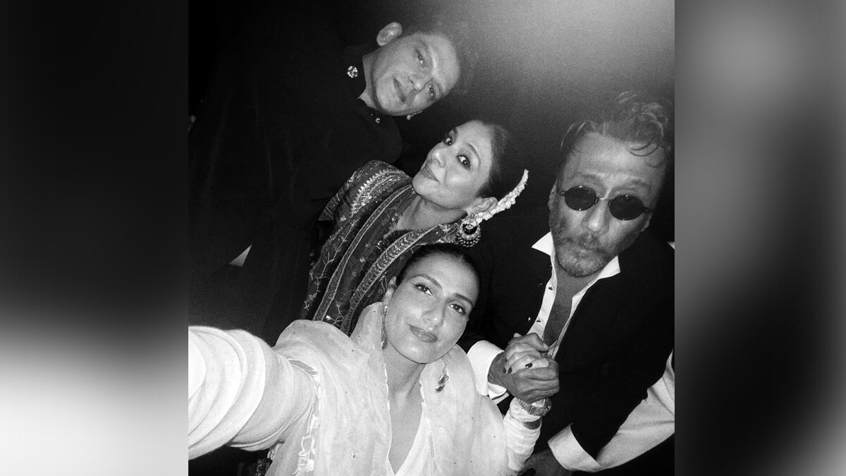 विजय वर्मा संग फातिमा ने देखी 'उमराव जान', एक-दूजे संग दिए पोज, फैंस बोले- रिश्ता पक्का