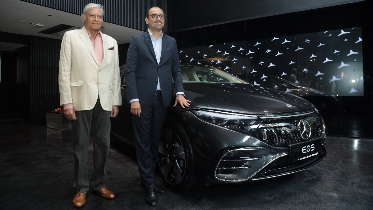 813KM की रेंज... 31 मिनट में चार्ज! 9 एयरबैग के साथ लॉन्च हुई इलेक्ट्रिक कार