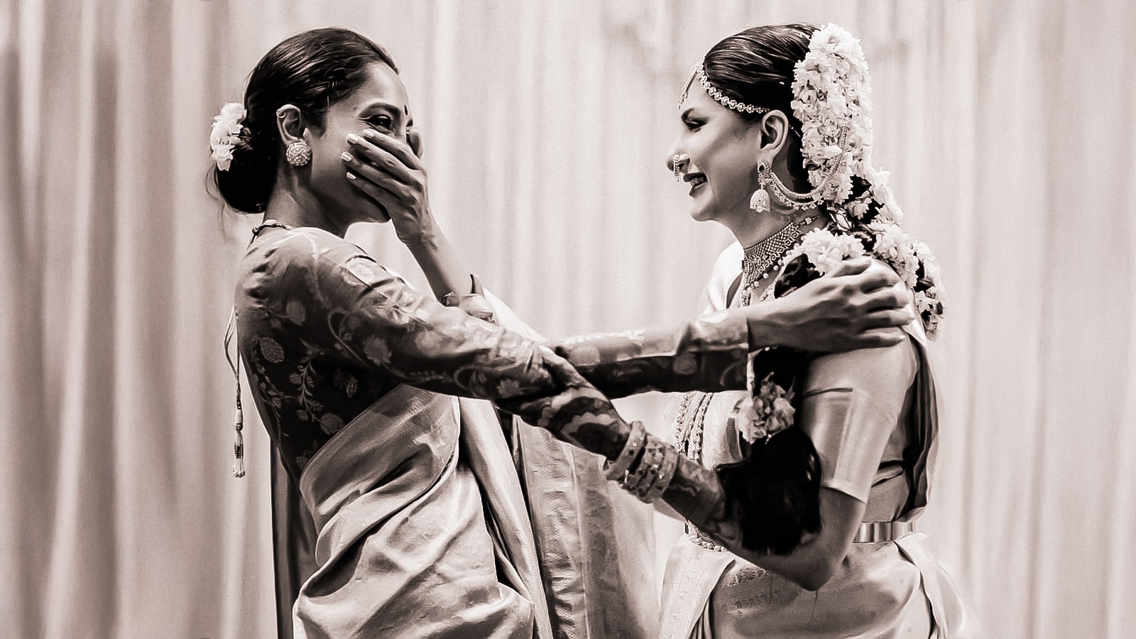 देवरानी को दुल्हन के जोड़े में देख इमोशनल हुई एक्ट्रेस, देवर से 9 साल बड़ी है दुल्हन