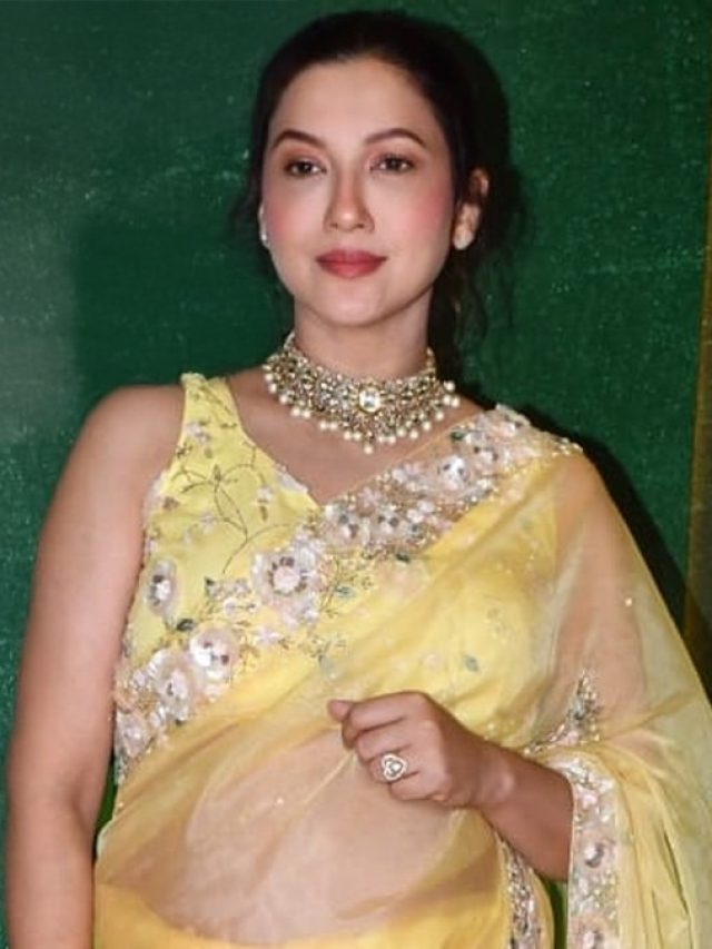 बेबी बंप थामकर एक्ट्रेस ने दिए पोज, साड़ी में छाया लुक, शादी के 5 साल बाद दूसरी बार बनेगी मां