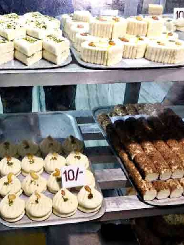 বাংলার কোন জেলার কোন মিষ্টি বিখ্যাত? লিস্টটা দেখে নিন