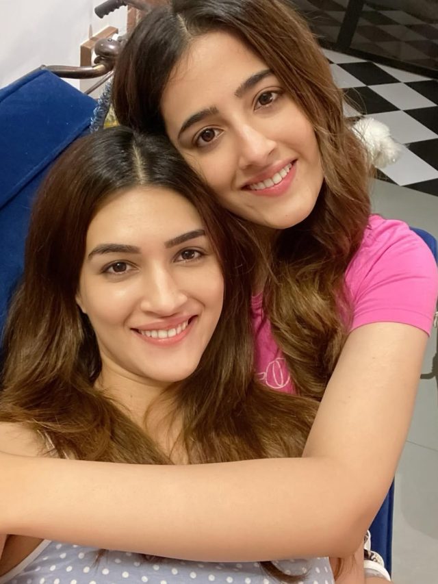 बिजनेसवुमन बनीं कृति की बहन, ऑनलाइन बेच रहीं इतने महंगे कपड़े, पीछे पड़े ट्रोल्स