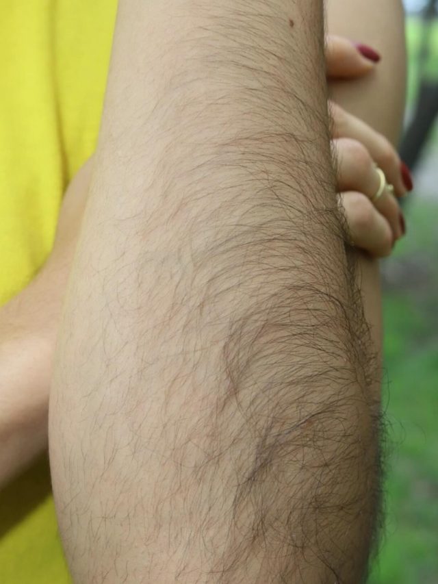 কিছু মেয়ের হাতে বড় বড় লোম থাকে কেন বলুন তো? জেনে নিন শাস্ত্র কী বলছে