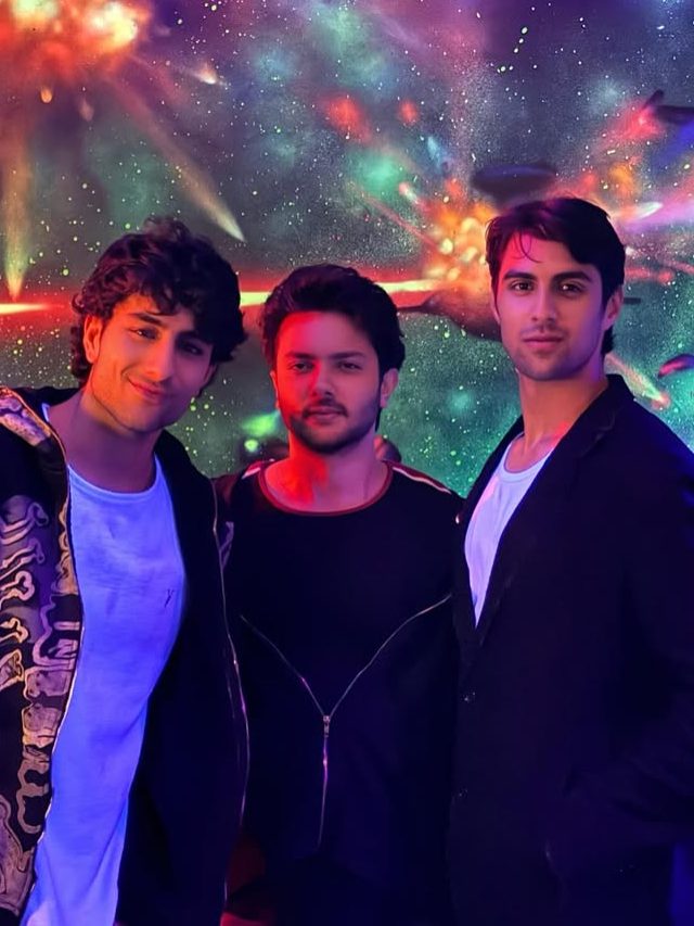 लंदन में इब्राहिम अली खान संग बॉबी देओल के बेटे की मस्ती, वायरल फोटो में दिखा ब्रोमांस