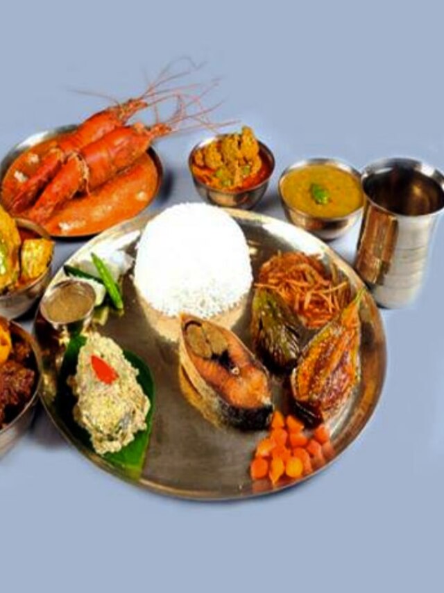 খাওয়ার সময় থালার কোন দিকে জলের গ্লাস রাখা নিয়ম?