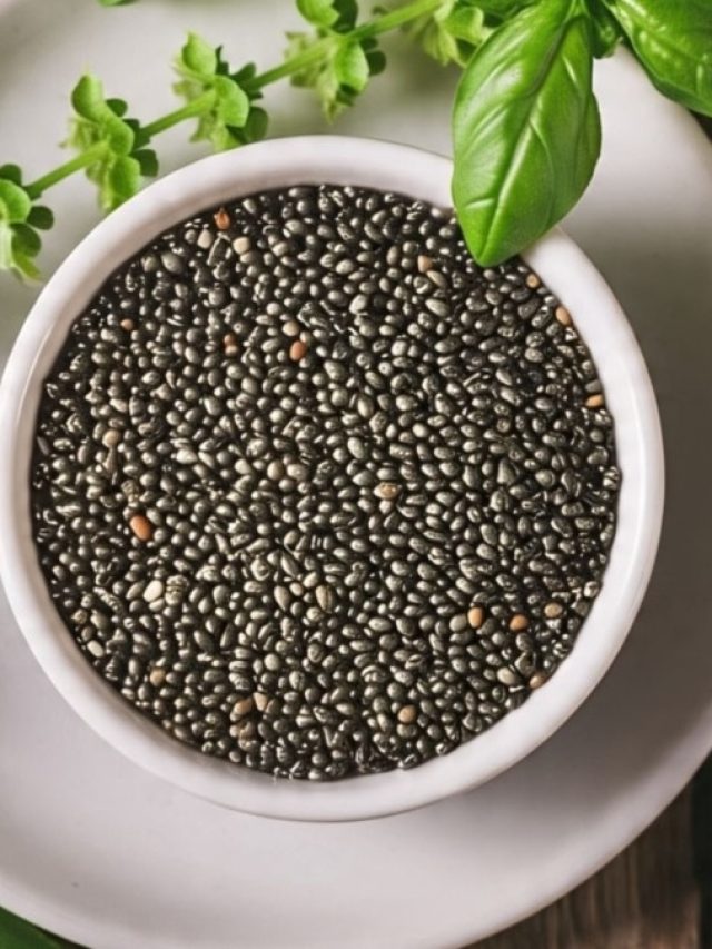 मोम की तरह पिघल सकती है पेट की चर्बी, हेल्दी फूड्स के साथ खाएं ये काले सीड्स