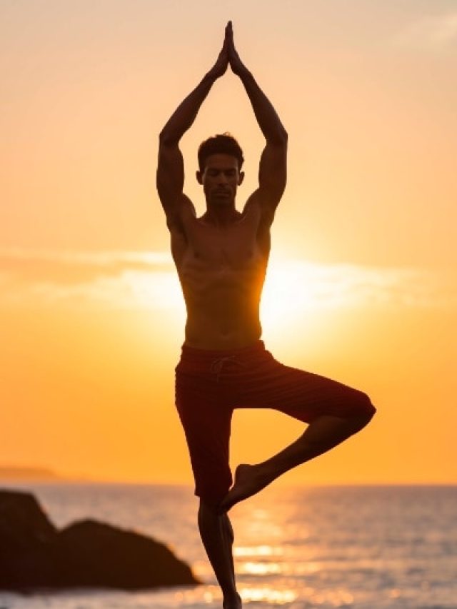 सूर्य नमस्कार करने से घटता है वजन! जानिए कितनी कैलोरी होती है बर्न