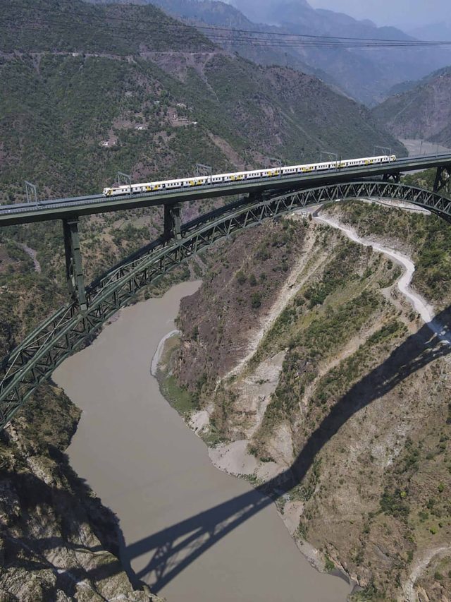 বিশ্বের সবচেয়ে উঁচু রেলব্রিজ উদ্বোধন হল কাশ্মীরে, ছবি দেখুন