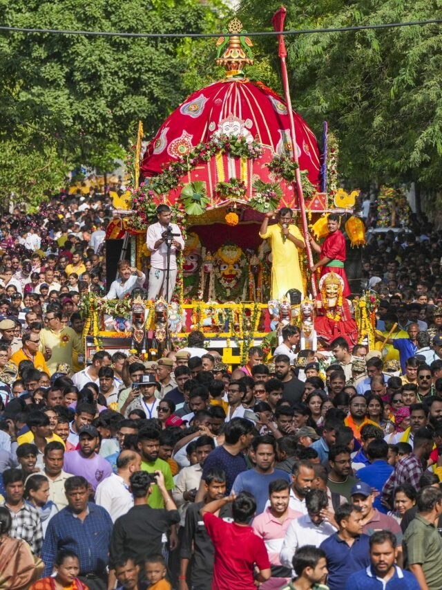 রথ দেখার সঙ্গে কলা বেচার কী সম্পর্ক? আসল সত্যি অবাক করবে
