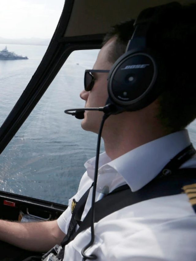 জানেন ফ্লাইটের পাইলটদের কেন দাড়ি রাখা নিষেধ? জানলে চমকে উঠবেন