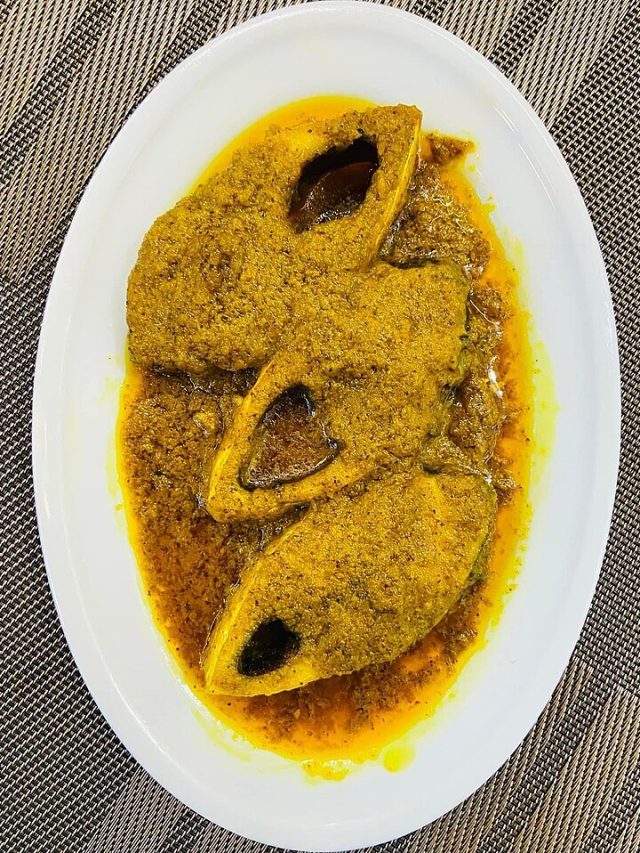 ধোয়া ওঠা ভাতের সঙ্গে জমে যাবে! বাঙাল বাড়ির মতো এভাবে রাঁধুন সর্ষে পোস্ত ইলিশ