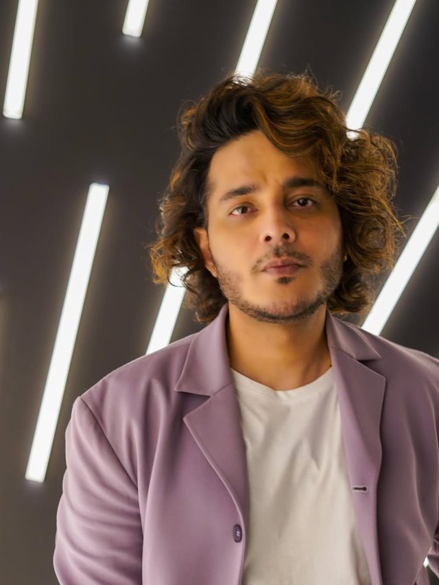 करोड़पति सिंगर का हुआ ब्रेकअप, गर्लफ्रेंड के दर्द में तड़पा, बोला- मैं गलत...