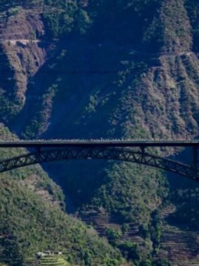 Chenab Bridge: एफिल टावर से भी ऊंचा रेलवे आर्च ब्रिज, 120 साल होगी लाइफ स्पैन, जानें खासियत