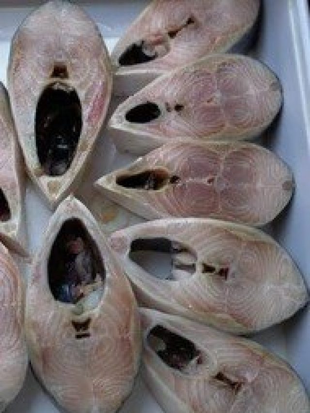 কাঁটার ভয় দূরে সরান, এভাবে সহজে ইলিশকে করুন বোনলেস